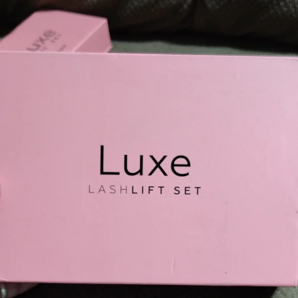 Luxe Lashlift and Tint Set in Soft Pink and Black